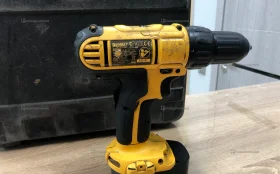 Дрель шуруповерт Dewalt DC733