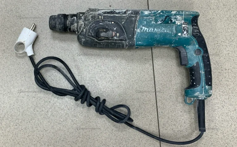 перфаратор makita HR2470