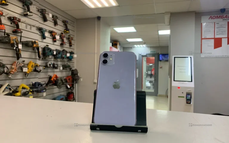 Apple iPhone 11 4/128 ГБ