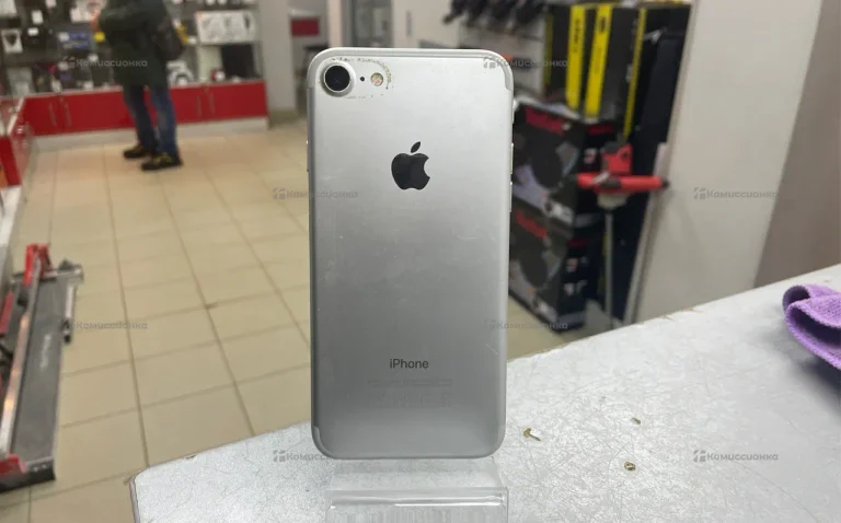 Apple iPhone 7 2/32 ГБ