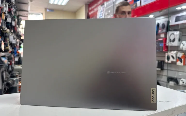 Ноутбук  Lenovo V15 G4