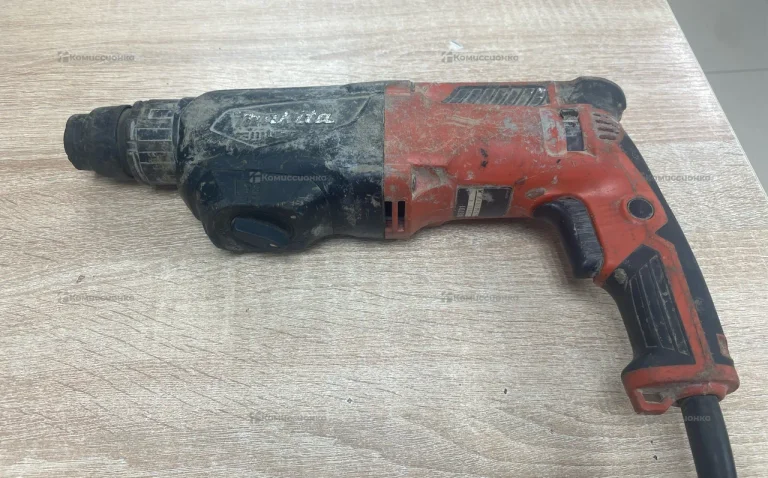 Перфоратор Makita M8701