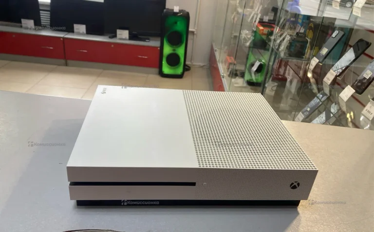 Приставка Xbox one s 1tb