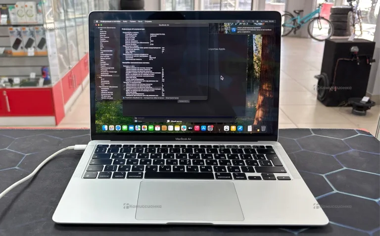 Ноутбук MacBook Air 13-inch 8/256