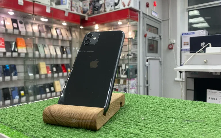 Apple iPhone 11 4/128 ГБ