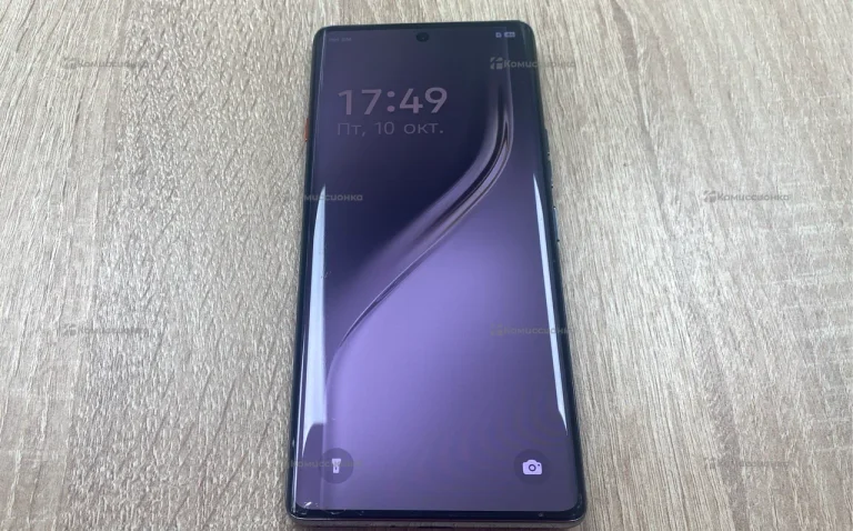 Tecno Camon 40 Pro 8/256 ГБ