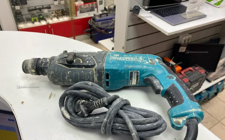 перфоратор Makita 2470