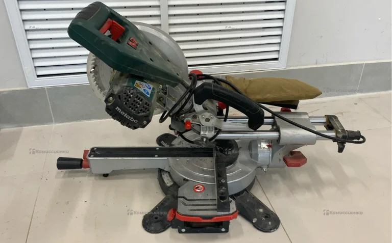 Торцовочная пила metabo KGS 216 M
