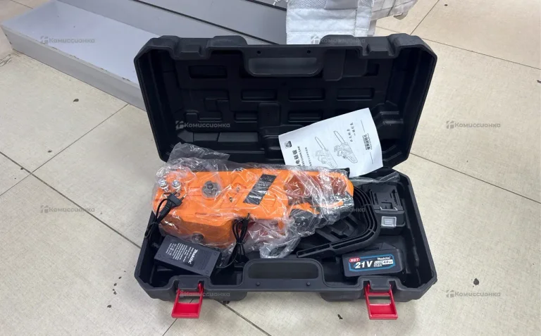 Цепная пила аккумуляторная Makita(оранжевая)