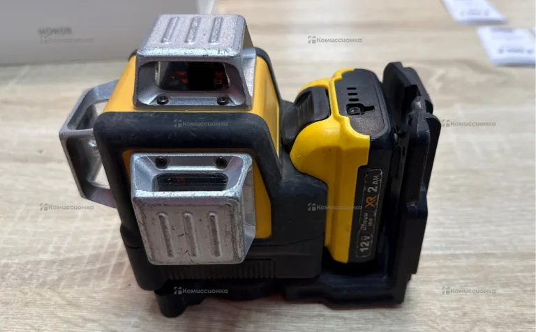 Аккумуляторный уровень Dewalt 3D реп.