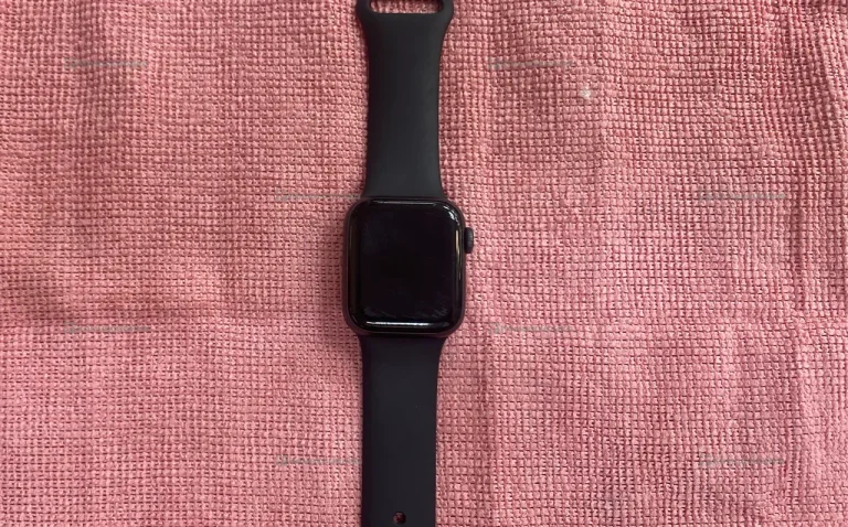 Часы  Apple Watch SE GPS,40mm
