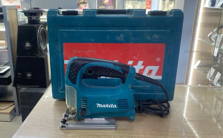 Электро Лабзик Makita 4329