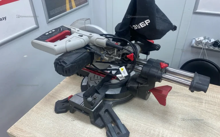 Торцовочная пила ЗУБР ЗПТ-210-1600 ПЛ