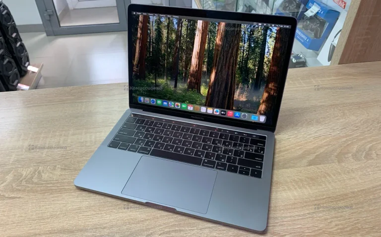 Ноутбук MacBook Pro 2018