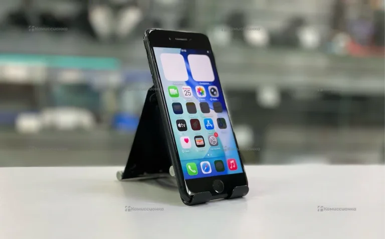 Apple iPhone SE 4/64 ГБ