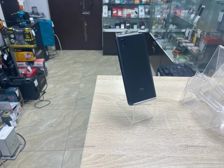 ZTE Blade L210 1/32 ГБ