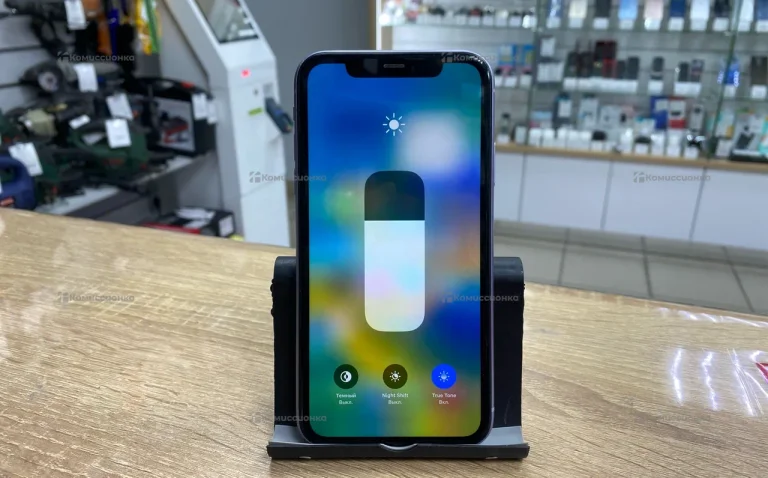 Apple iPhone 11 4/128 ГБ