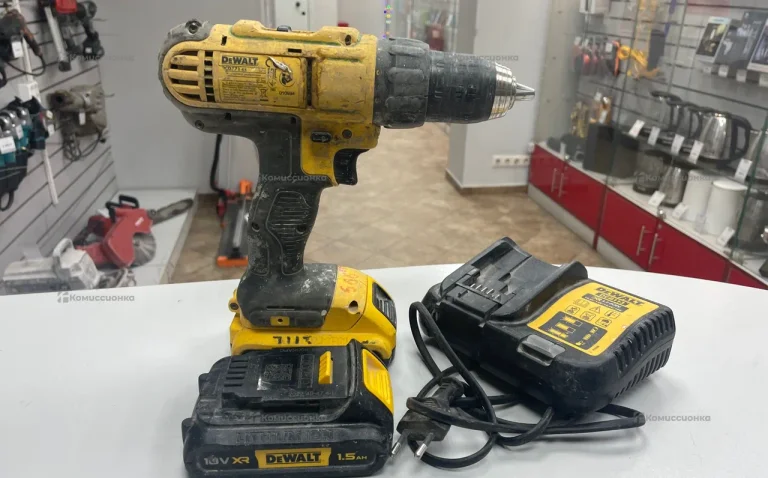 Аккумуляторный Дрель шуруповерт Dewalt DCD771