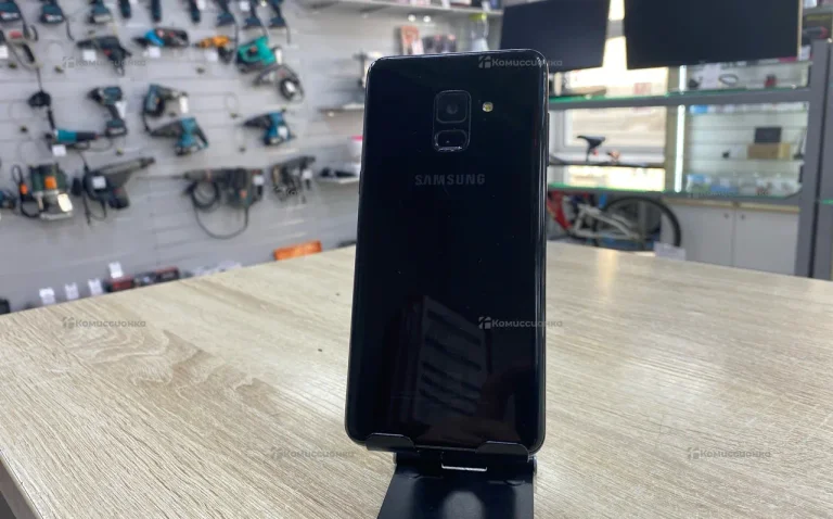 Samsung Galaxy A8 2/32 ГБ