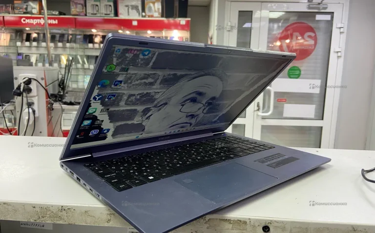 Ноутбук Dexp i3-1215U