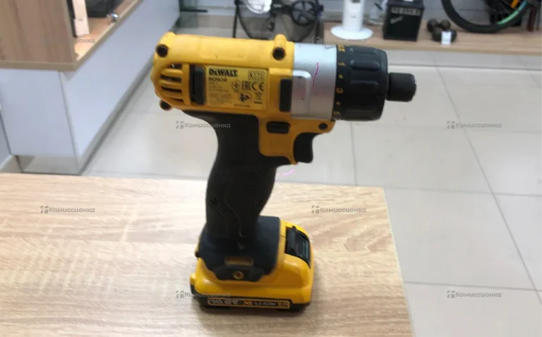 Шуруповерт dewalt DCF610