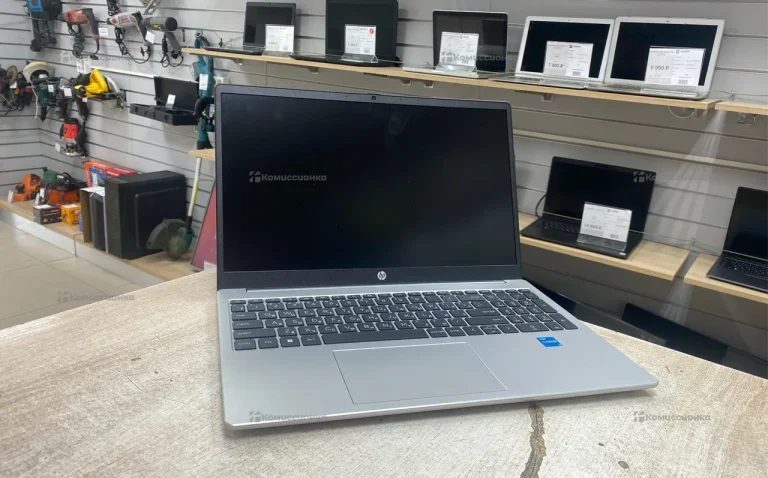 Ноутбук  HP Hewlett-Packard 250 15.6