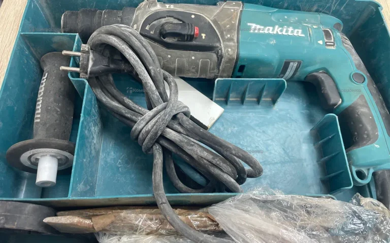 перфаратор makita HR2470