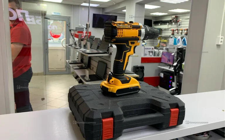 Шуруповерт Dewalt реплика no name;