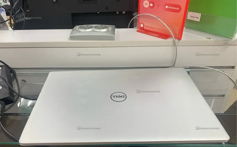Ноутбук Dell P83F
