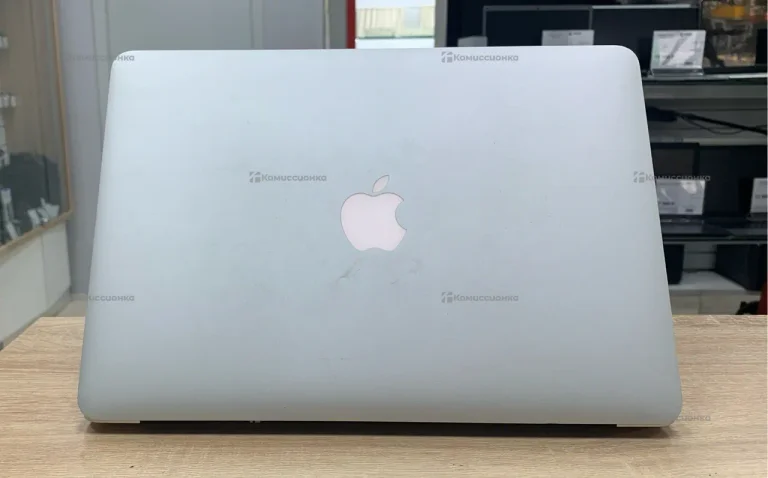 Ноутбук MacBook Air 256Gb 2013 года