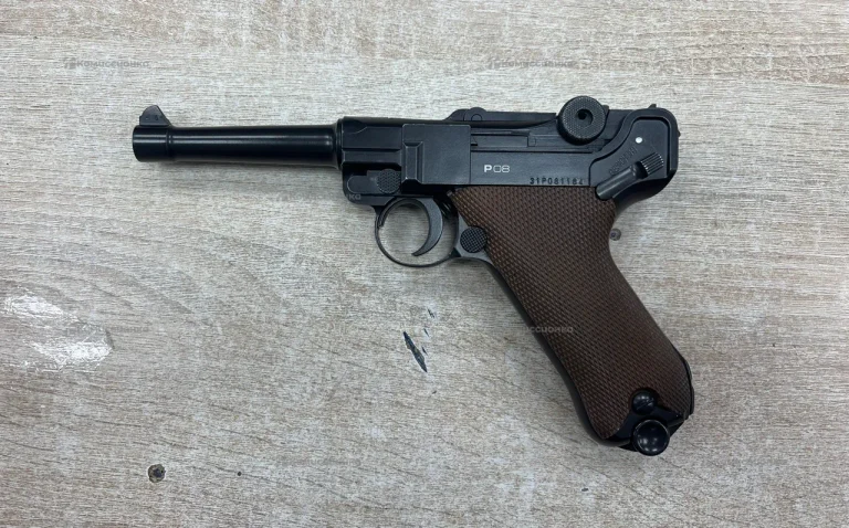 Пневматический пистолет Gletcher P08