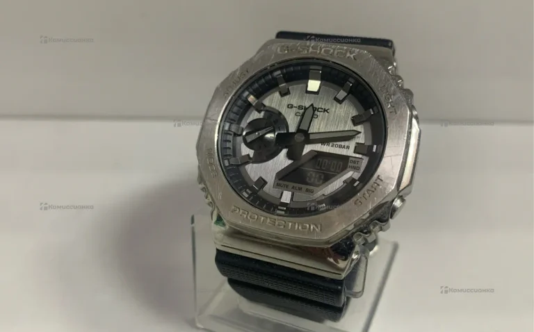 Часы  Casio G-shock GM-2100