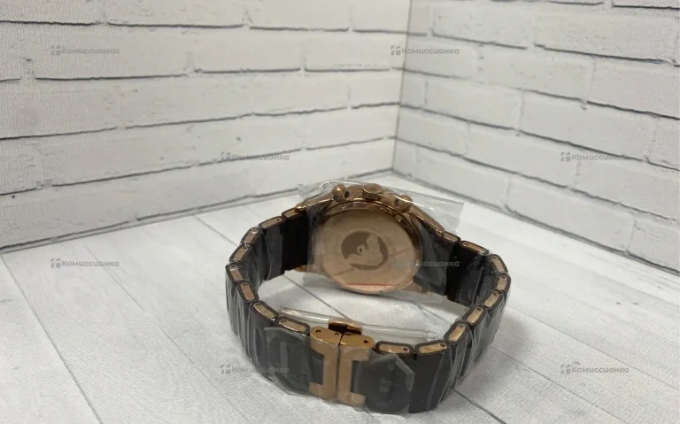 Часы  Armani