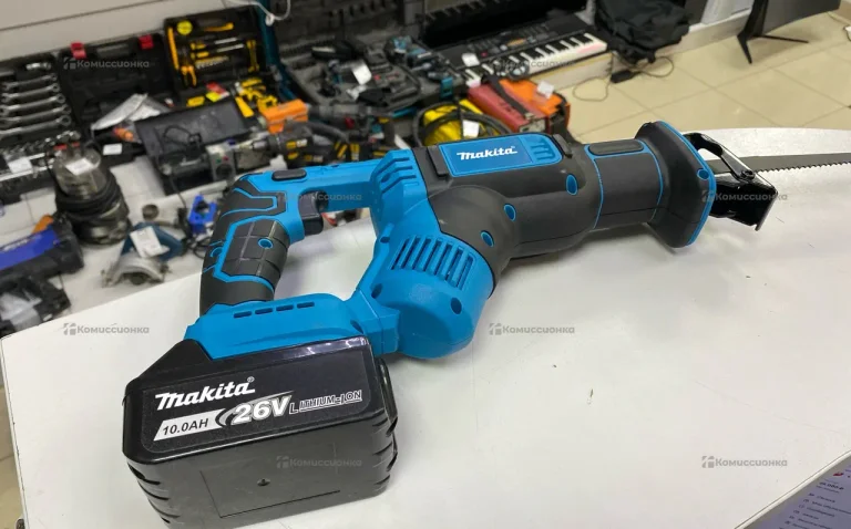 Аккумуляторная сабельная пила Makita