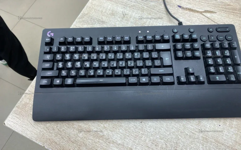 Клавиатура Logitech G213
