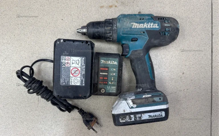 Аккумуляторный шуруповерт Makita DF488d