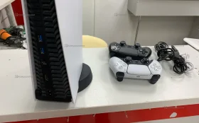 Приставка Sony PlayStation 5 с дисководом.