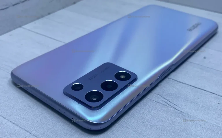 Realme Q3s 6/128 ГБ