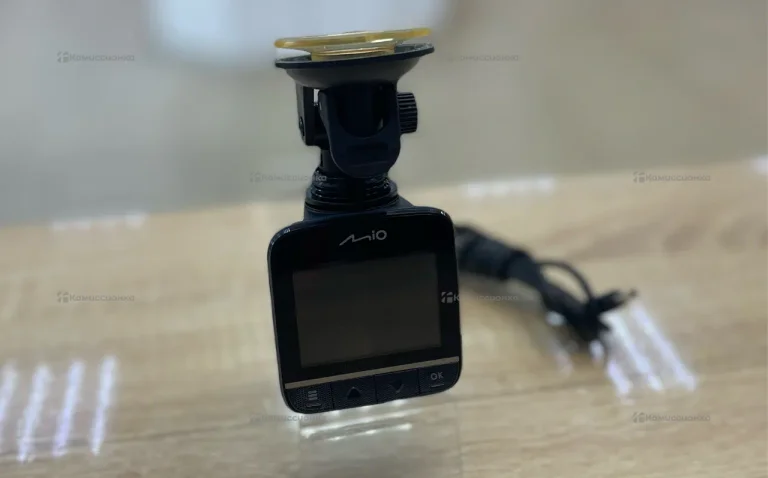 Видеорегистратор  mivue 365