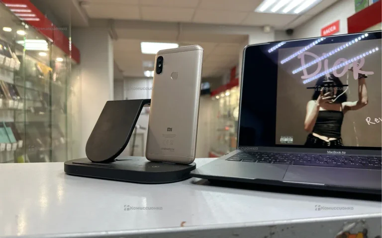 Xiaomi Mi A2 Lite 3/32Gb