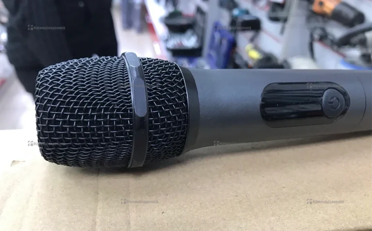 Микрофон JBL