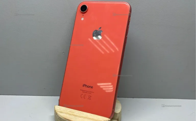 Apple iPhone XR 64 ГБ