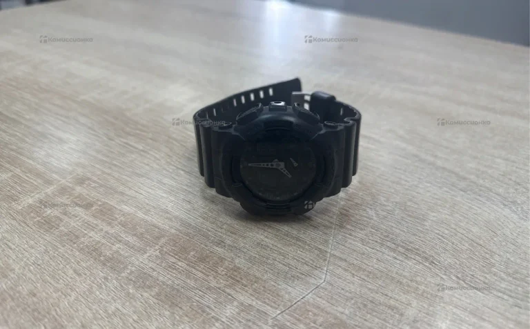 Часы  Casio G-Shock 100