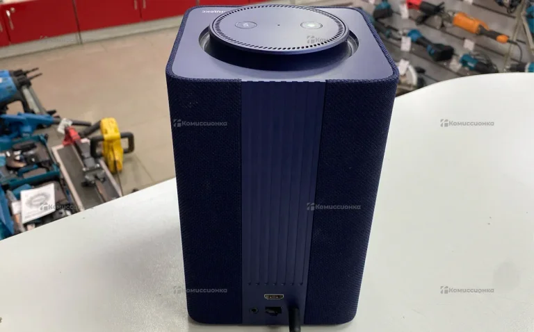 Колонка  Яндекс станция Мах