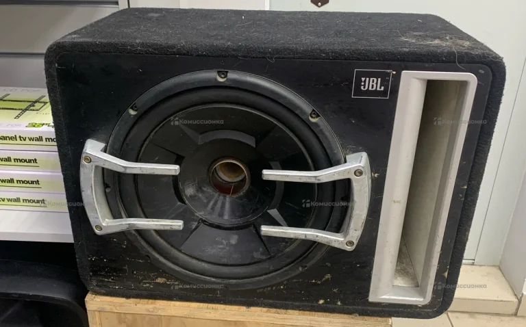 Сабвуфер  JBL