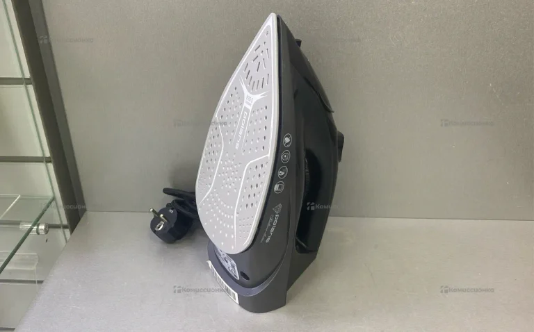 Утюг Polaris PIR 2430K