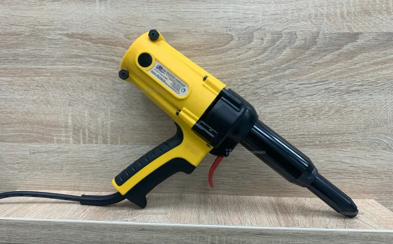 Заклёпачник Skytools SK 1006