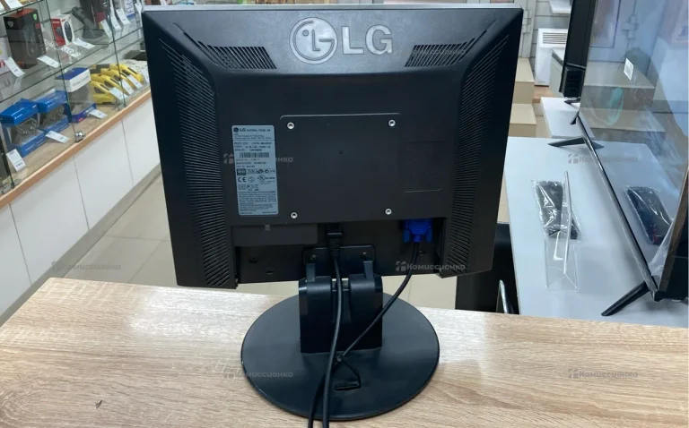 LG L715SQ