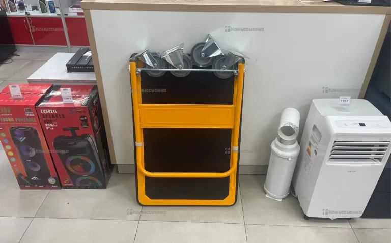 Тачка строительная желтая