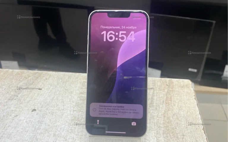 Apple iPhone 13 4/128 ГБ